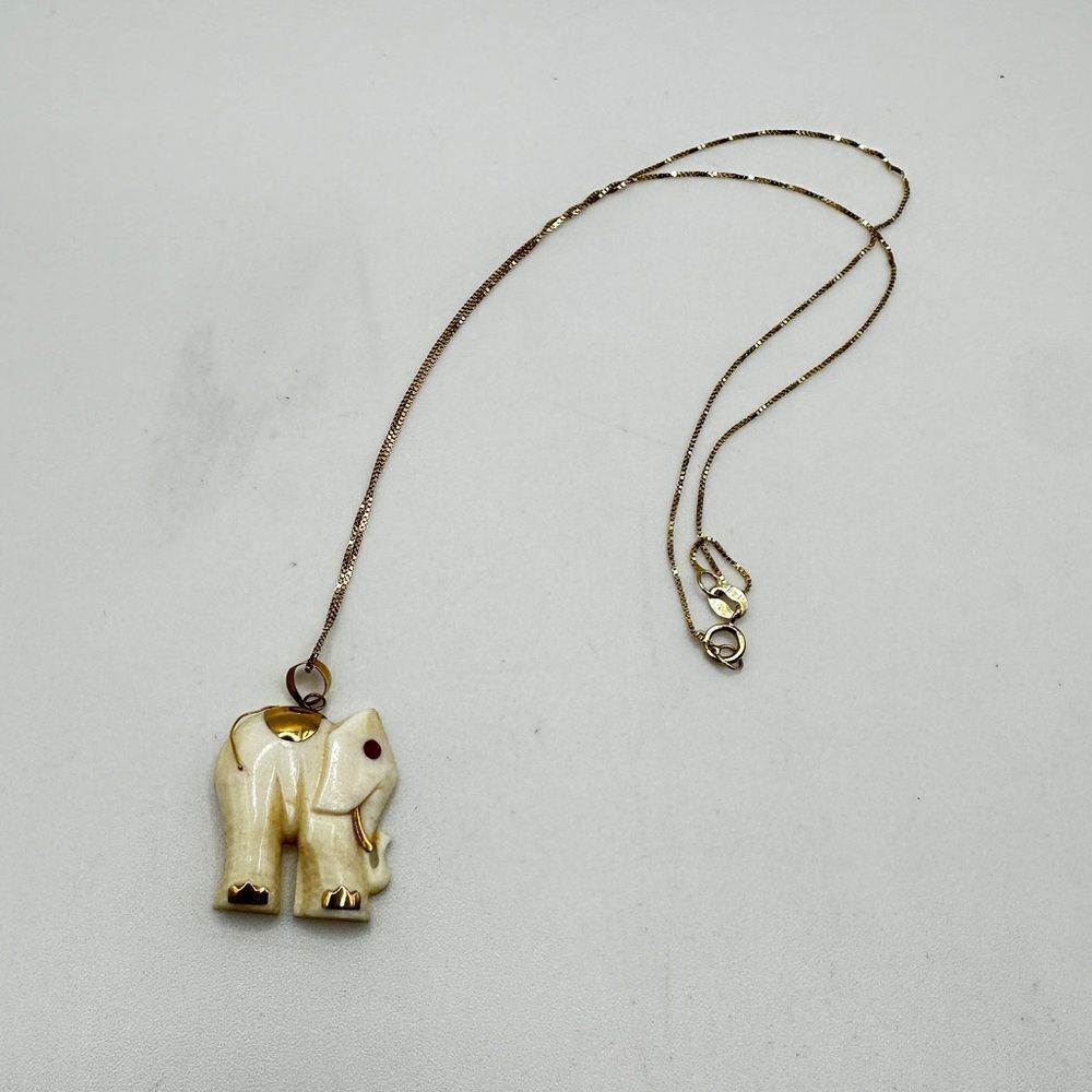 Stunning 16" 14kt YG elephant pendant on a 14kt YG box chain necklace!